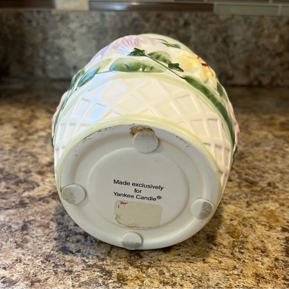Yankee Candle Floral Trailing Flowers and Hummingbird Wax Tart Warmer - Picture 6 of 11